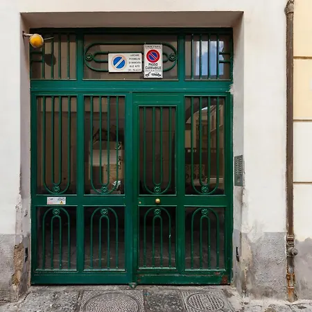Lägenhet Santa Teresa A Chiaia By Napoliapartments *